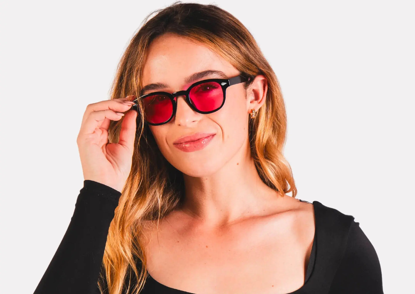 "Lunettes femme– Lunettes montures noires à verres roses"