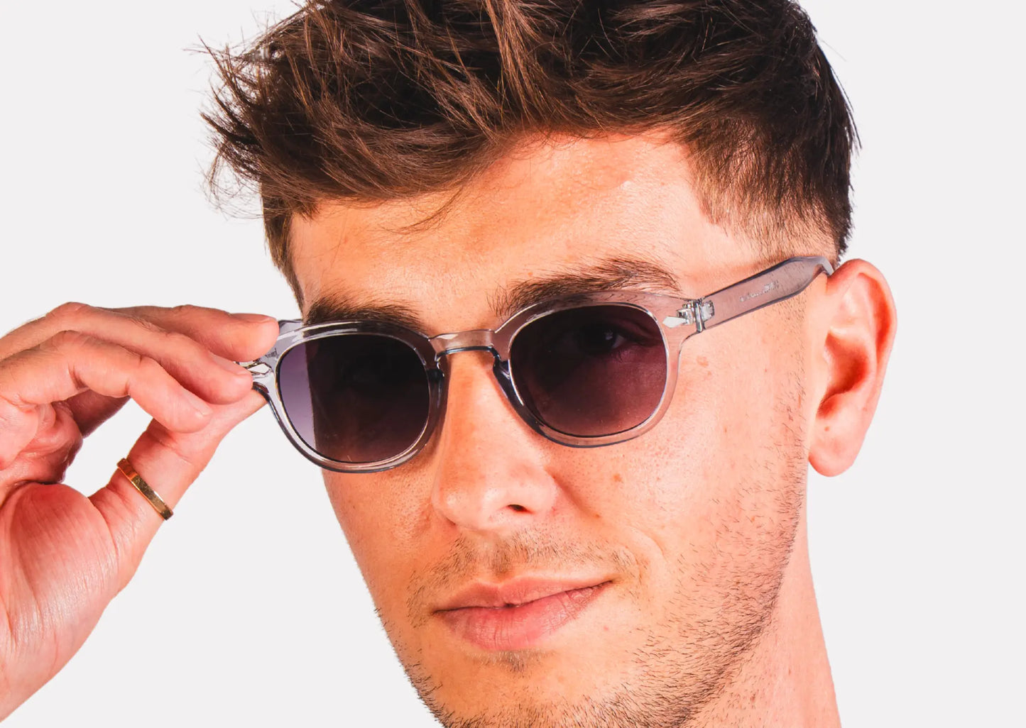 Lunettes homme – monture Transparente et verres fumés chic